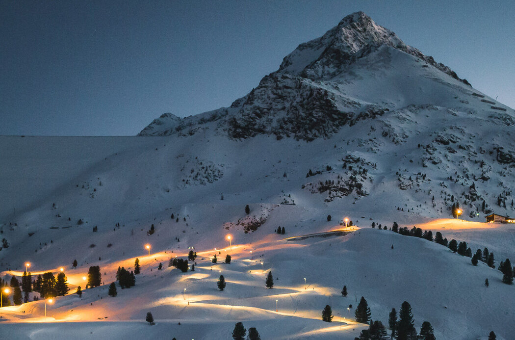 Beleuchtete Rodelbahn im Kühtai